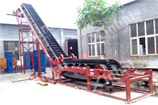 Belt Conveyor with High Inclination Angle and Waved Guard Side